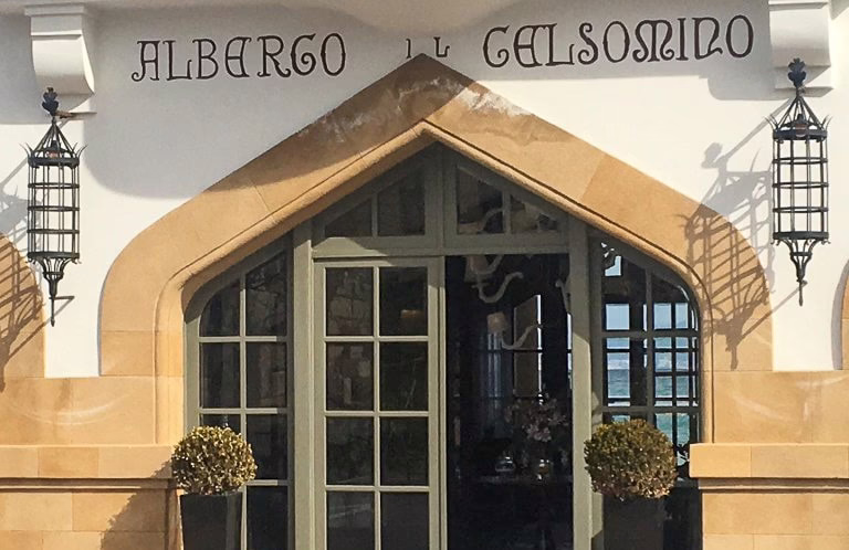 Eingang Hotel Gelsomino Albergo