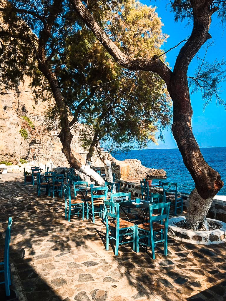 Tavernenstühle Und Tische Mit Blick Aufs Meer