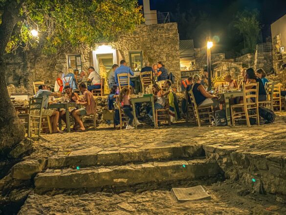 Das verlassene Dorf Chaichoutes auf der Insel Kos 7 Gut Besuchte Taverne In Idylle